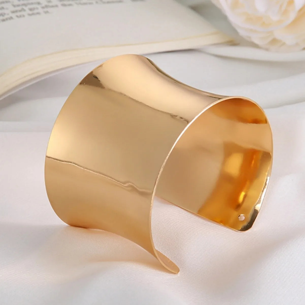 European and American cross-border shiny exquisite gold exaggerated wristband bracelet accessories